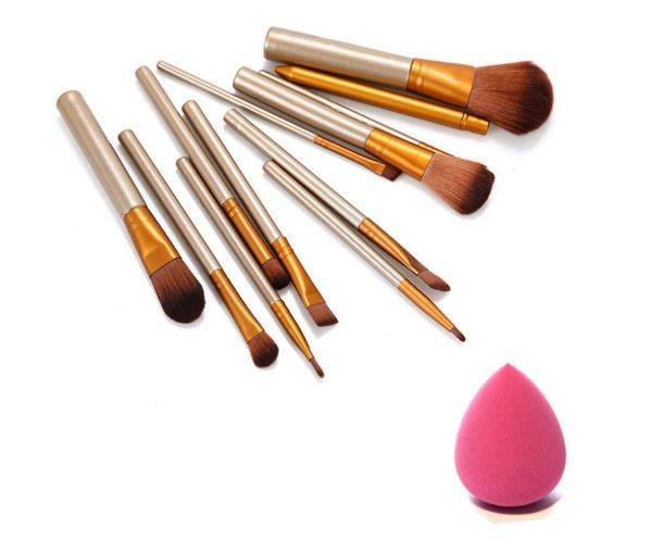 Buy Generic Makeup Brushes, Set Of 12 at 73% discount